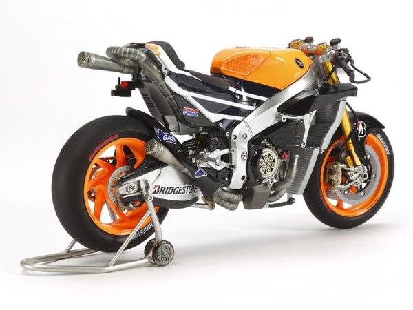 car kits uk tamiya model Repsol 1/12 2014 Tamiya Honda 14130 RC213V